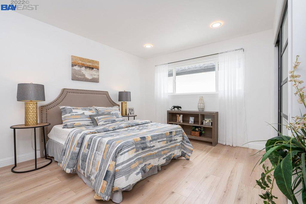 Union City, CA 94587,32456 Lois Way