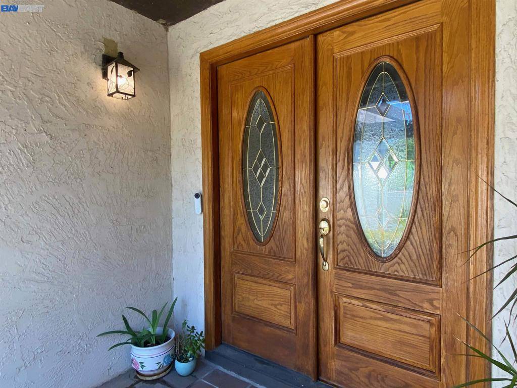 Castro Valley, CA 94552,18672 E Cavendish Dr