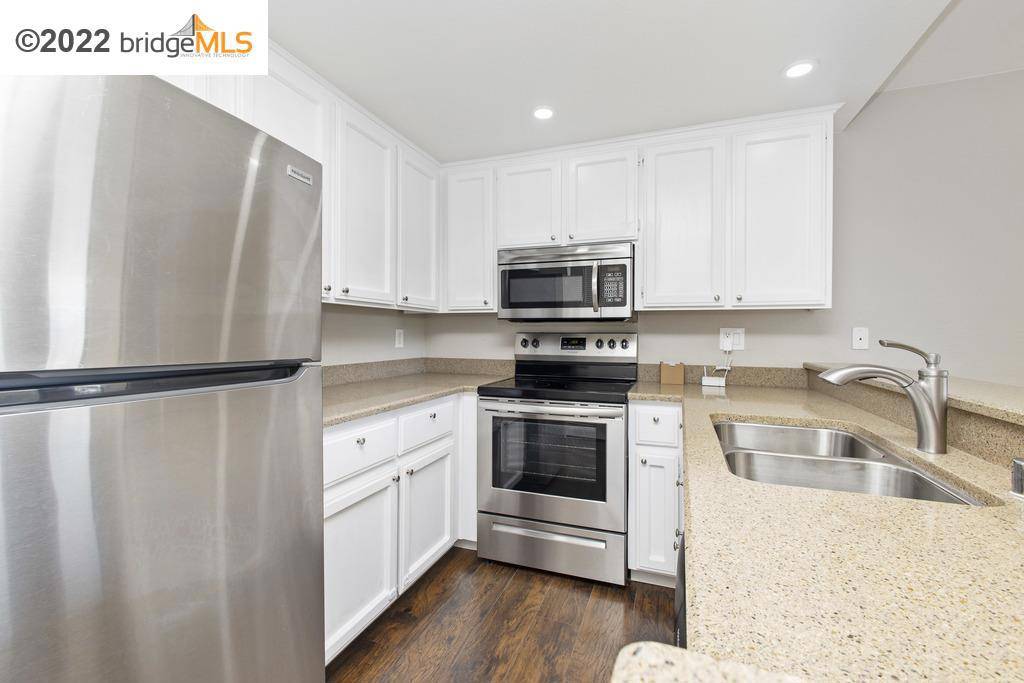 Castro Valley, CA 94546,2505 Miramar Ave #113