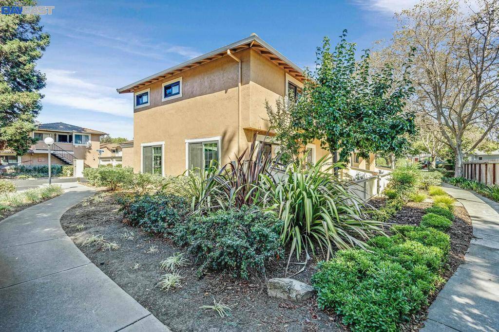 Union City, CA 94587,32881 Arbor Vine Dr #4