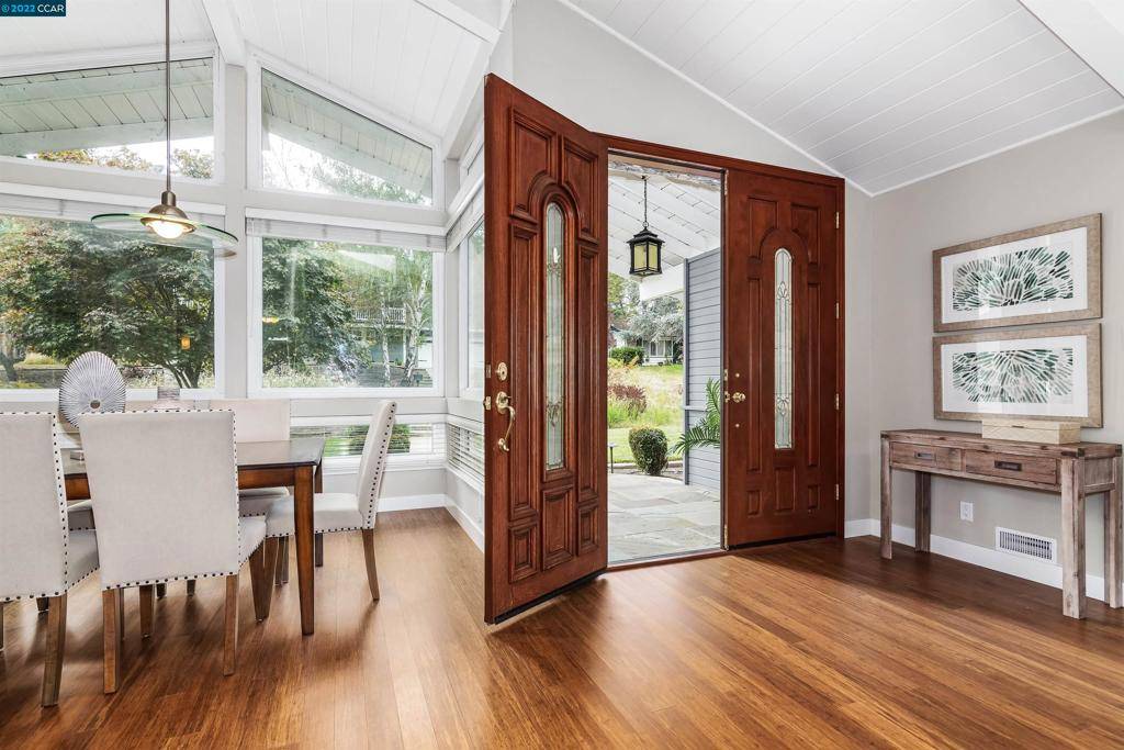 Moraga, CA 94556,260 Corliss Dr