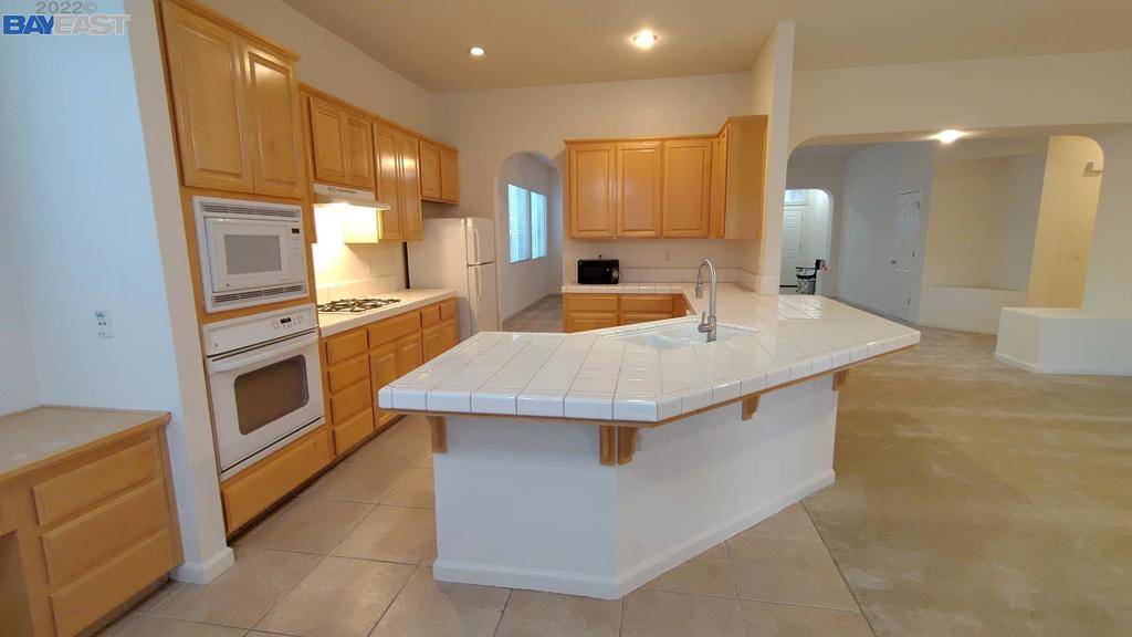 Modesto, CA 95355,3228 Inverness St