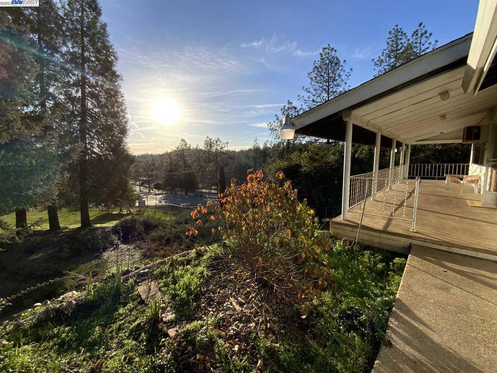 Colfax, CA 95713,830 S Canyon Way