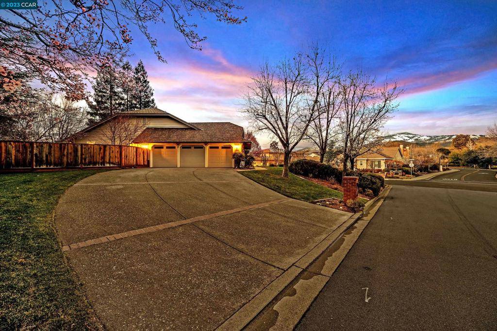 Danville, CA 94526,915 Matadera Way