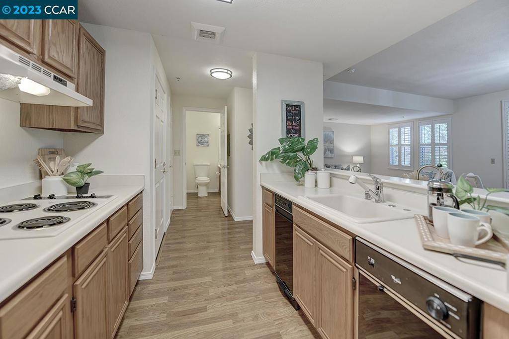 Walnut Creek, CA 94595,1840 Tice Creek Dr #2140