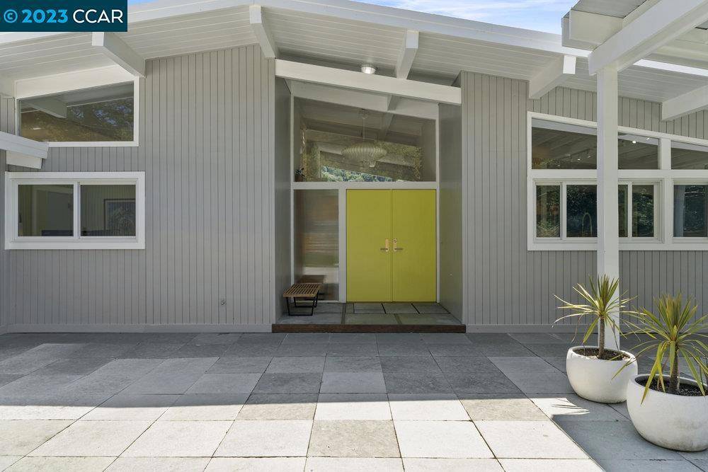 Orinda, CA 94563,14 Hacienda Cir