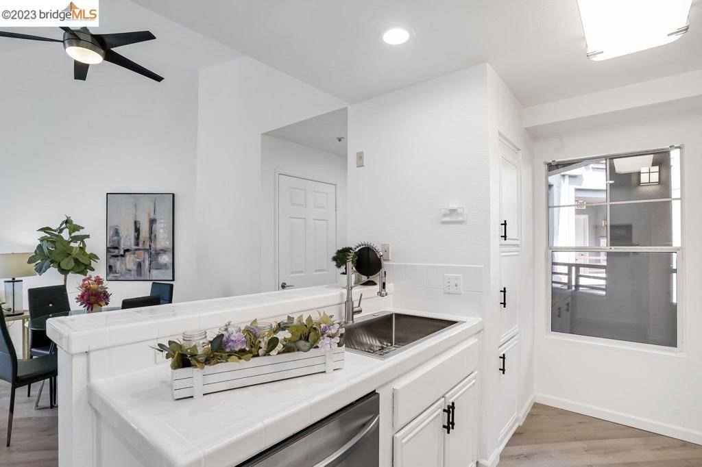 Oakland, CA 94618,240 Caldecott #312