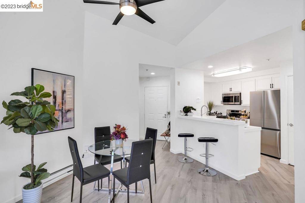 Oakland, CA 94618,240 Caldecott #312