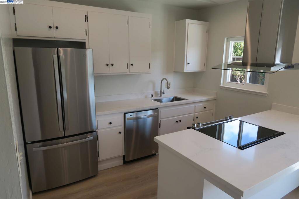 San Leandro, CA 94577-6528,14136 Santiago Rd