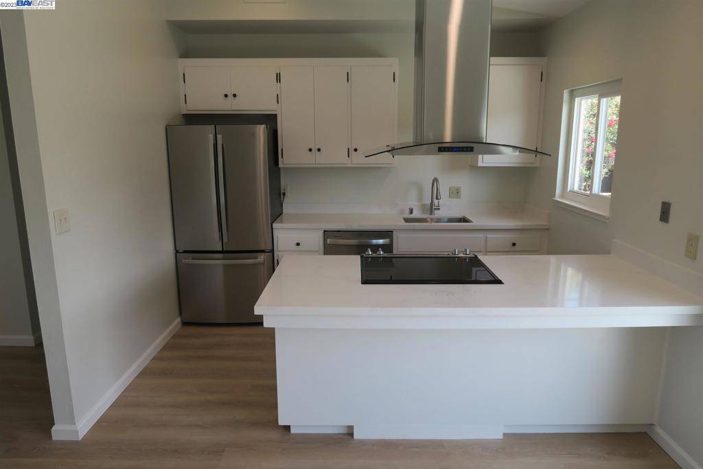 San Leandro, CA 94577-6528,14136 Santiago Rd