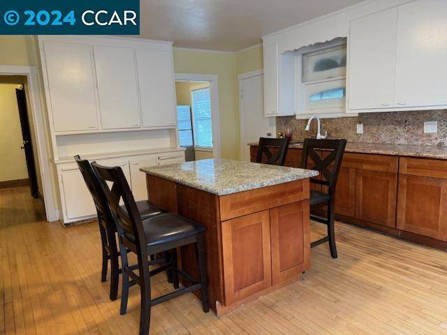 Oakland, CA 94601,2926 E 22Nd St