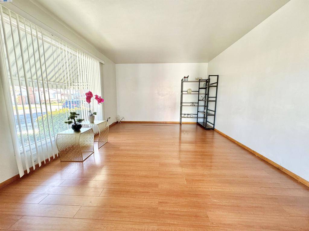 San Leandro, CA 94579,15145 Andover St