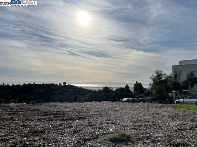 Oakland, CA 94611,0 Skyline Blvd