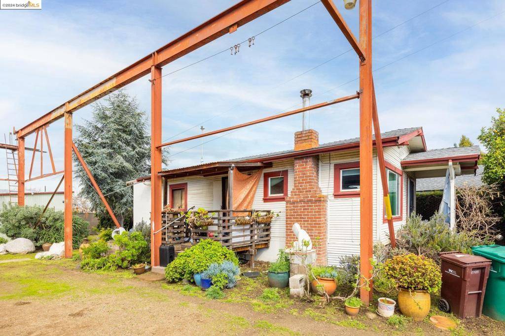 Oakland, CA 94603,763 Moorpark St