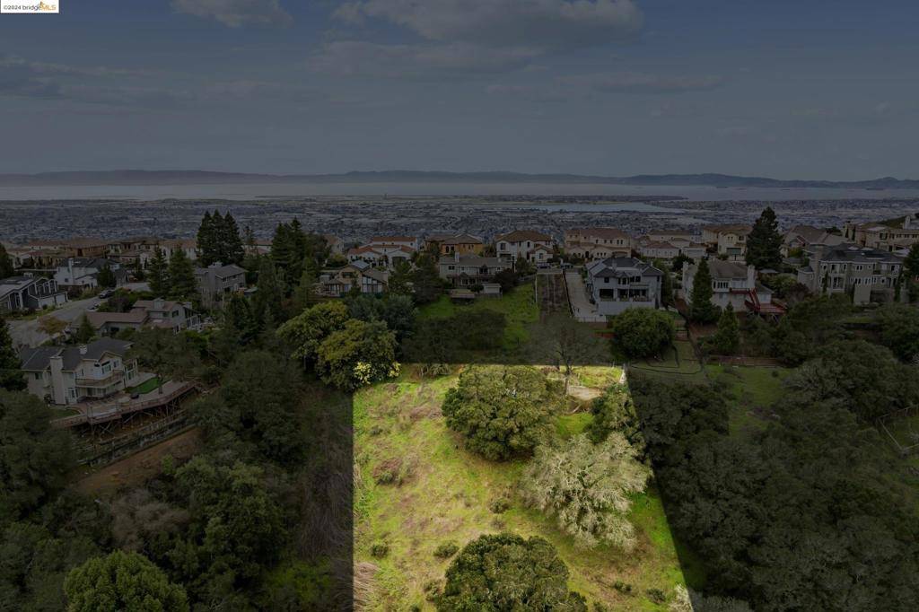 Oakland, CA 94605,13526 Campus Dr
