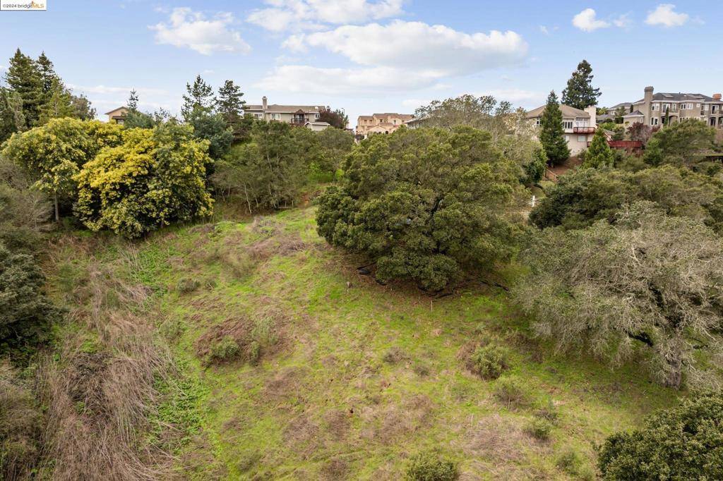 Oakland, CA 94605,13526 Campus Dr