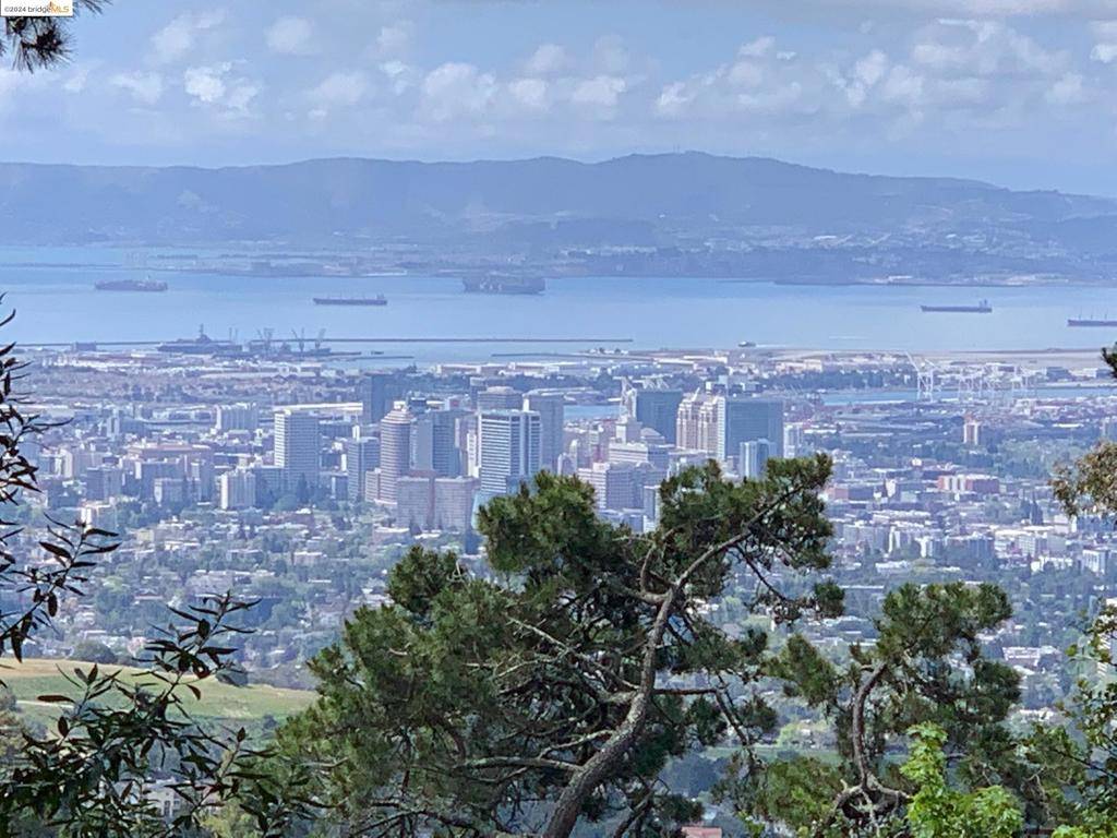 Oakland, CA 94611,6088 Grizzly Peak Blvd
