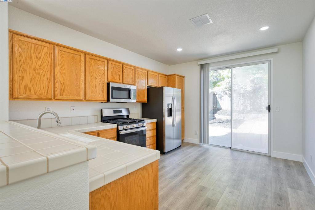 Vacaville, CA 95687,990 Westgate Dr