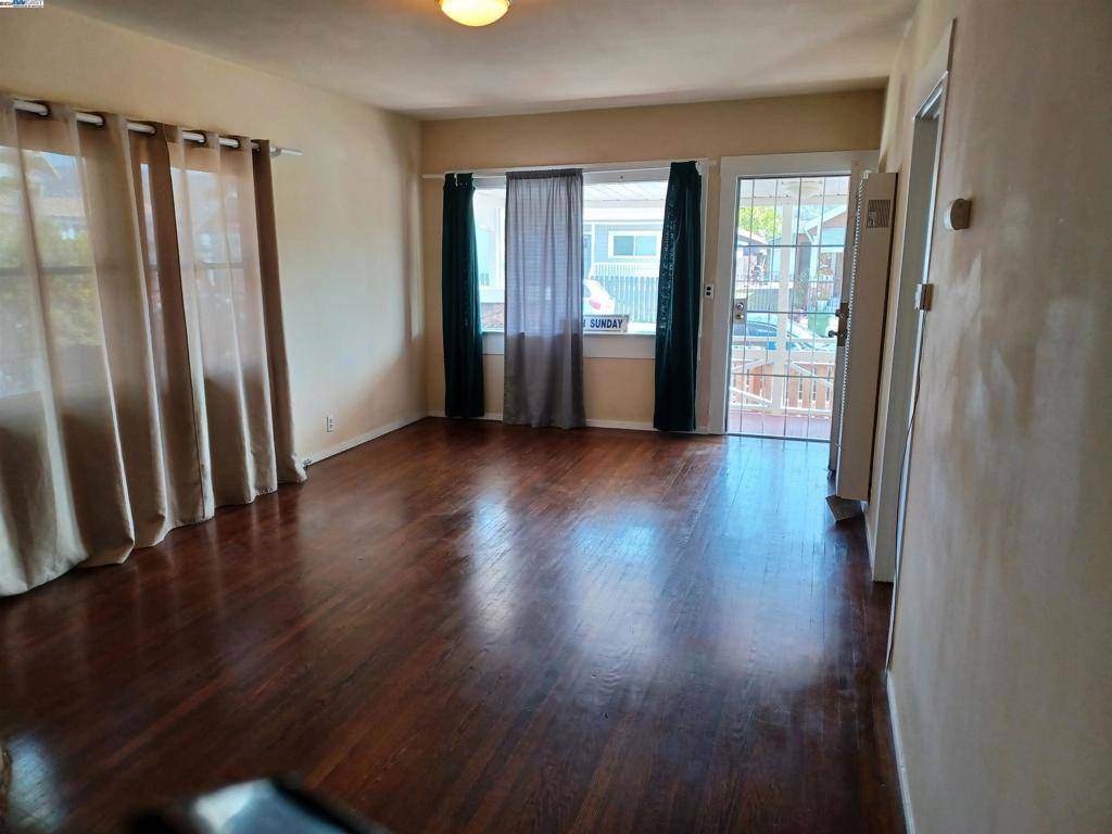 Oakland, CA 94621,7007 Lockwood