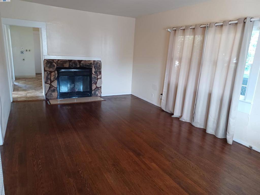 Oakland, CA 94621,7007 Lockwood