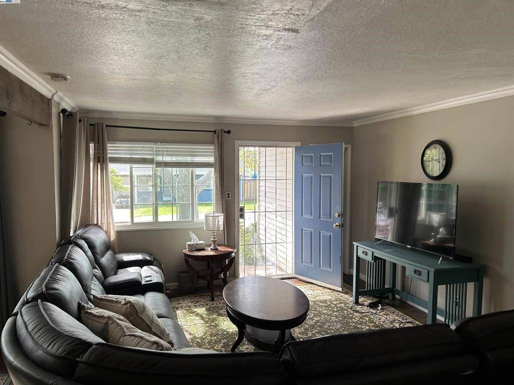 Martinez, CA 94553,4195 Irene Dr
