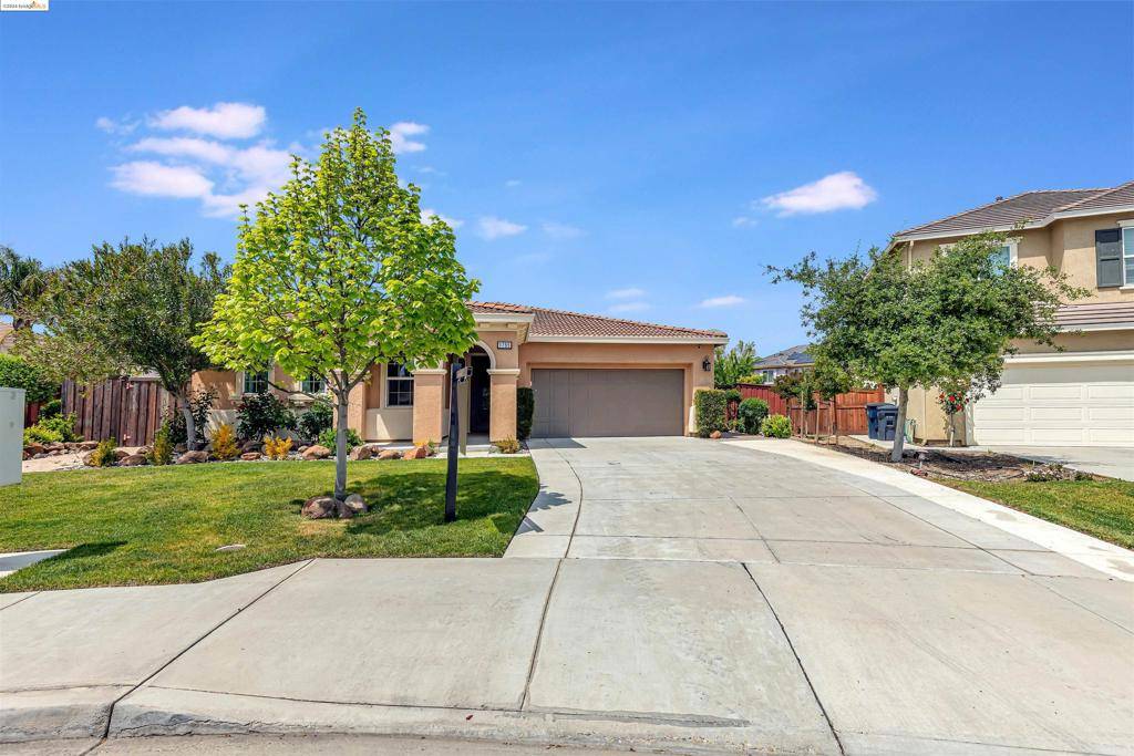 Tracy, CA 95376,1755 Hummingbird Way