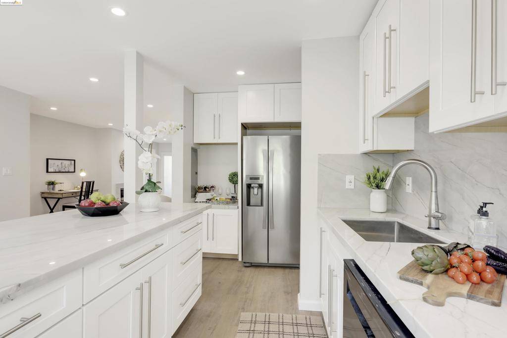 Oakland, CA 94611,155 Pearl Street #308