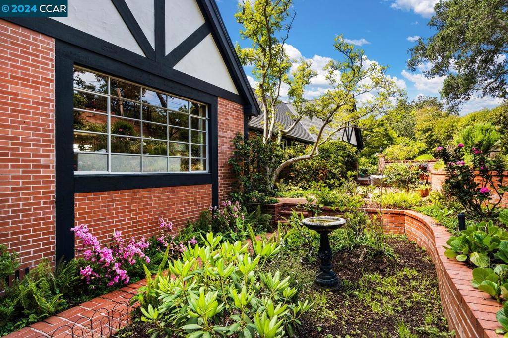 Orinda, CA 94563,50 La Campana