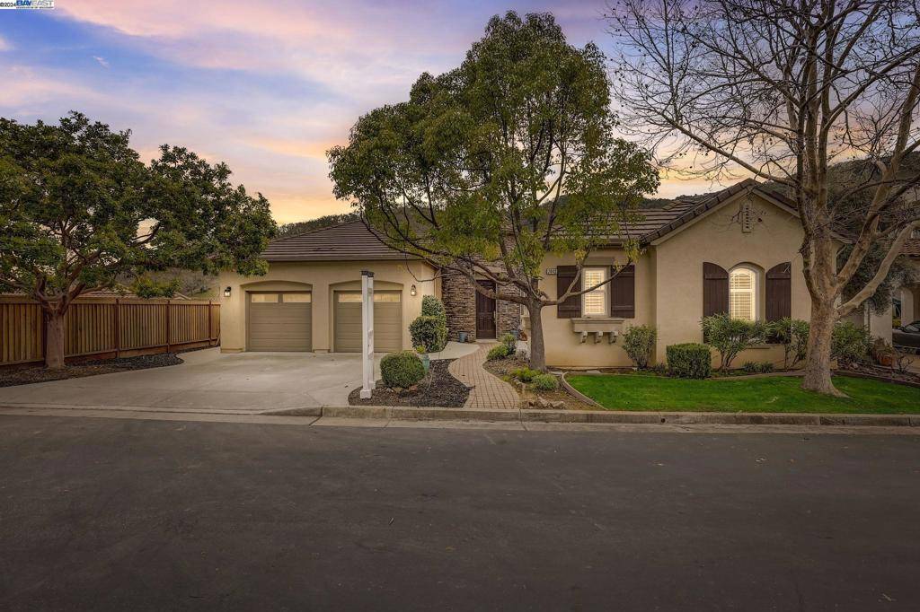 Gilroy, CA 95020,7443 Hoylake Court