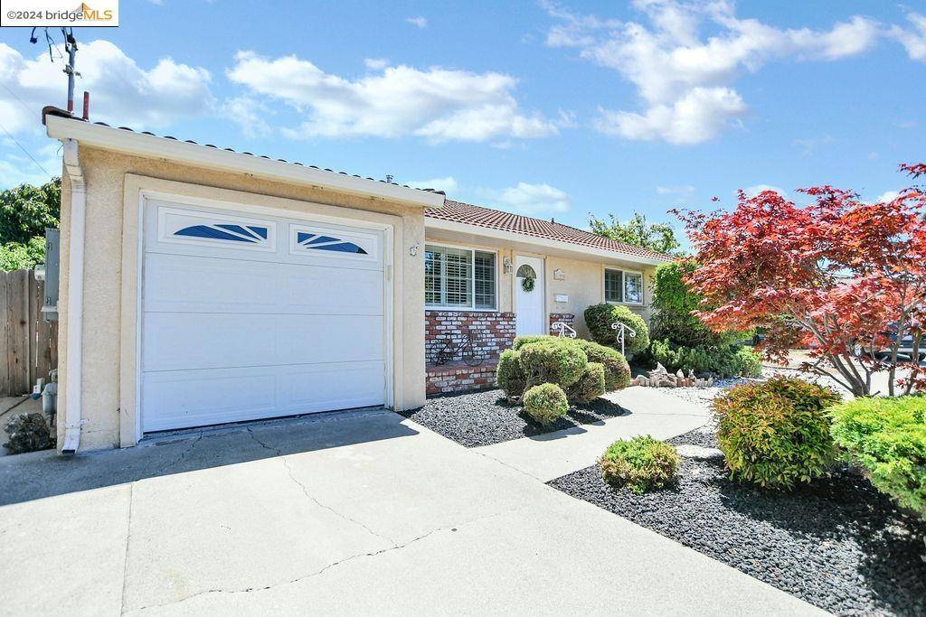 San Lorenzo, CA 94580,17484 Via La Jolla