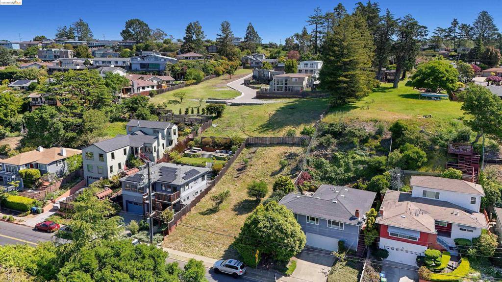 El Cerrito, CA 94530-2708,921 Clark Pl