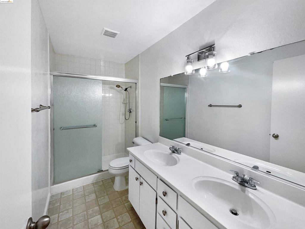 Pleasant Hill, CA 94523,816 Camelback