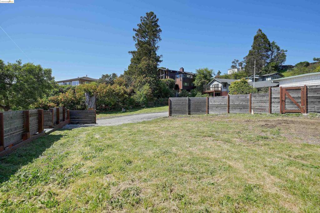 El Cerrito, CA 94530-2708,921 Clark Place