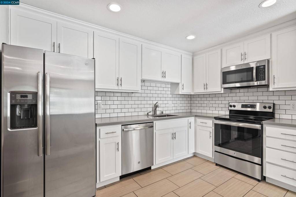 Walnut Creek, CA 94597-7102,1064 Wesley Ct #5