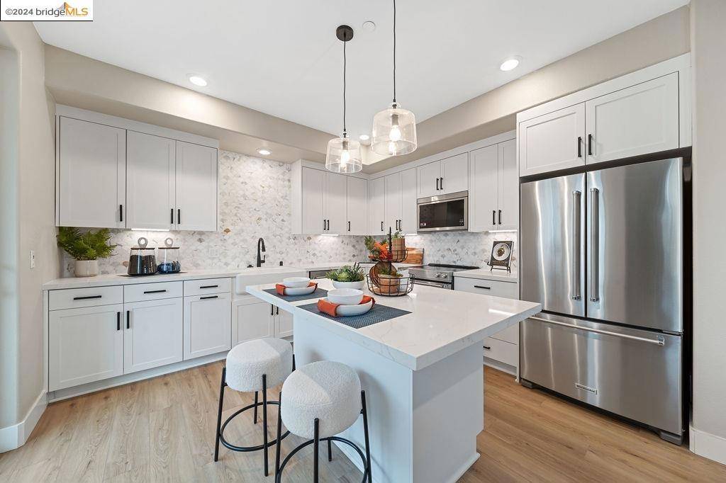 Hayward, CA 94541,27263 Lumina Court #11