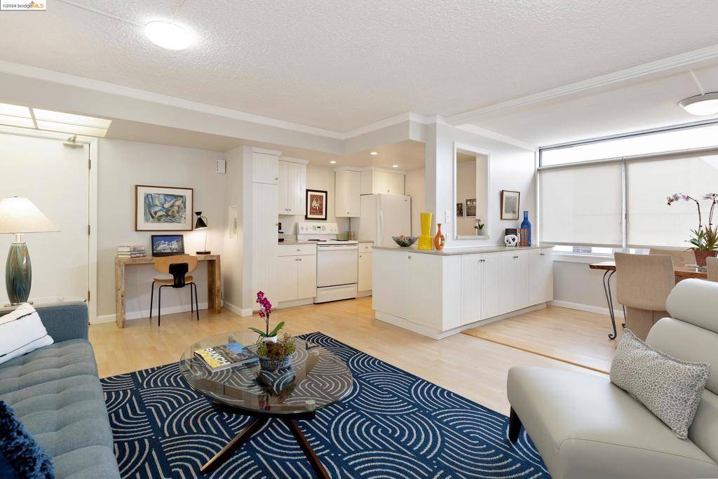 Berkeley, CA 94704,2550 Dana St #3F