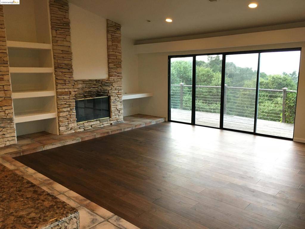 Monterey, CA 93940,25435 Hidden Mesa RD