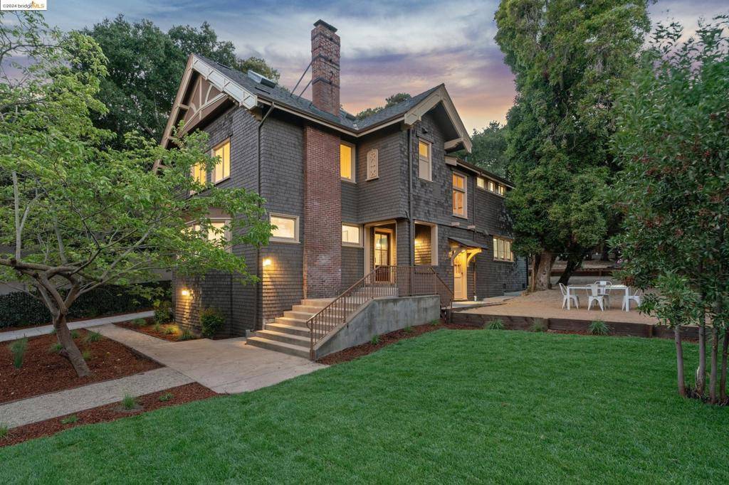 Oakland, CA 94611,421 Fairmount
