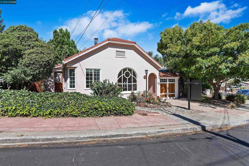 Martinez, CA 94553,942 Talbart St