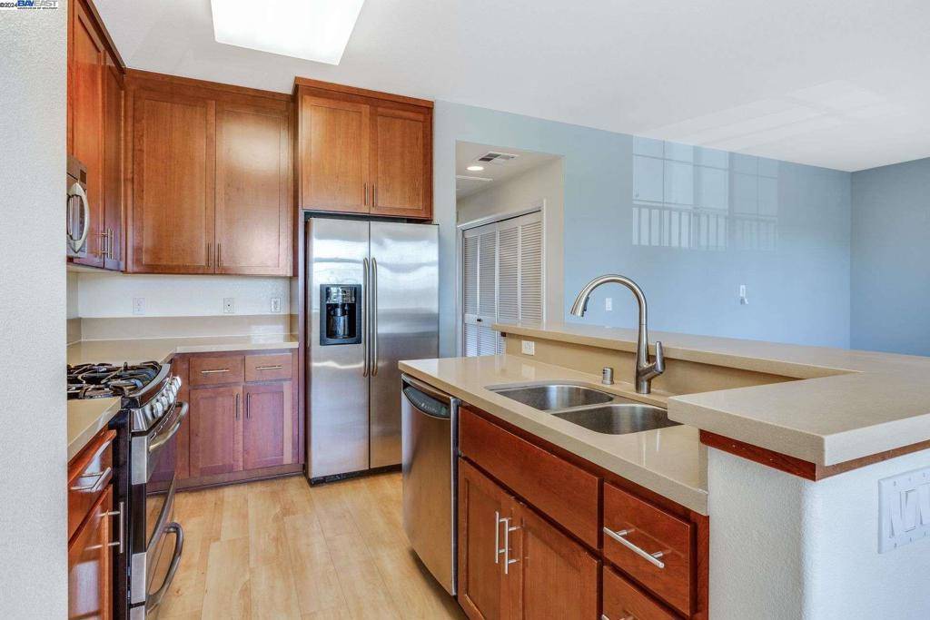 Union City, CA 94587,30823 Union City Blvd