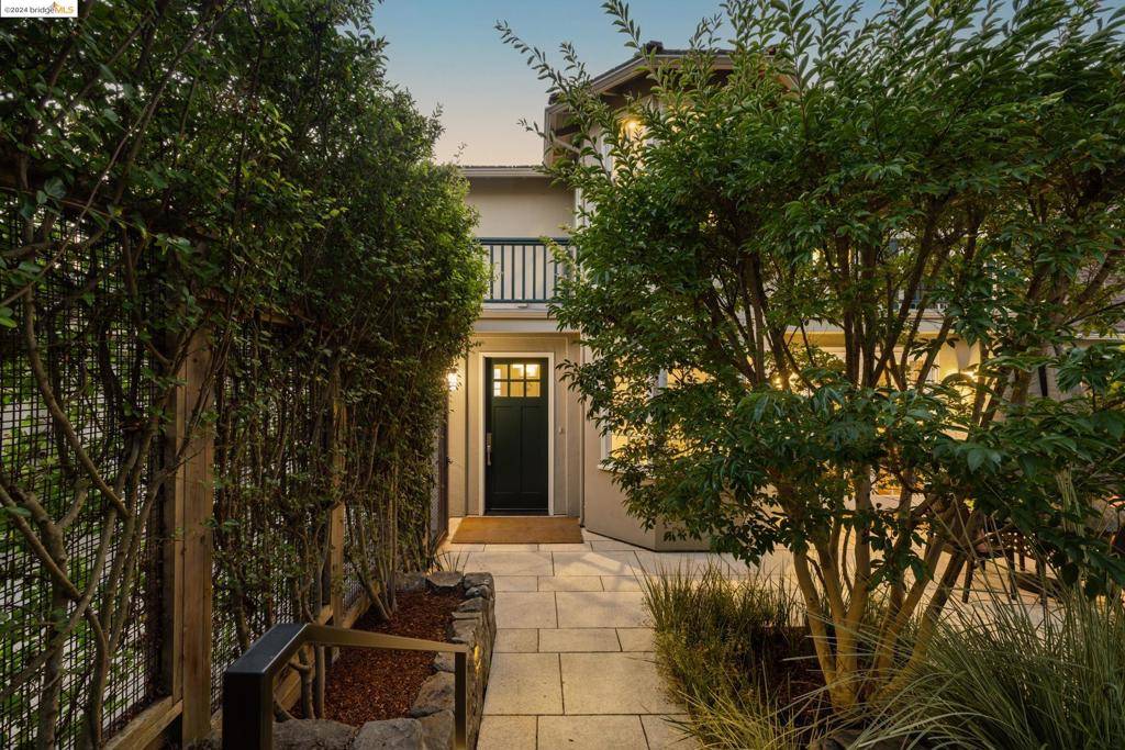 Berkeley, CA 94708,460 Cragmont Ave
