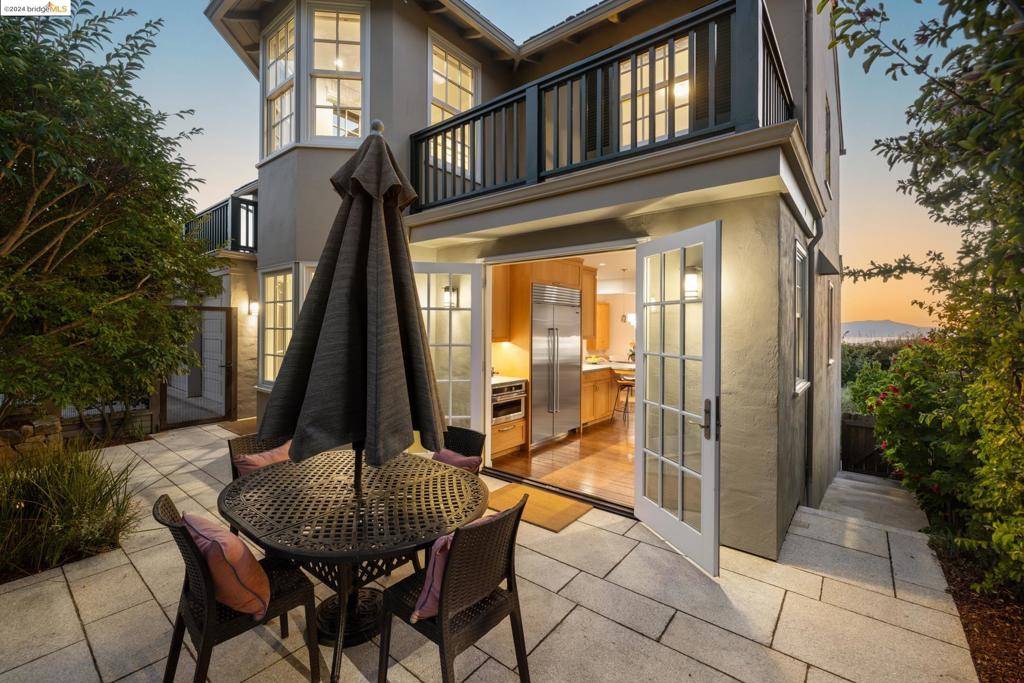 Berkeley, CA 94708,460 Cragmont Ave