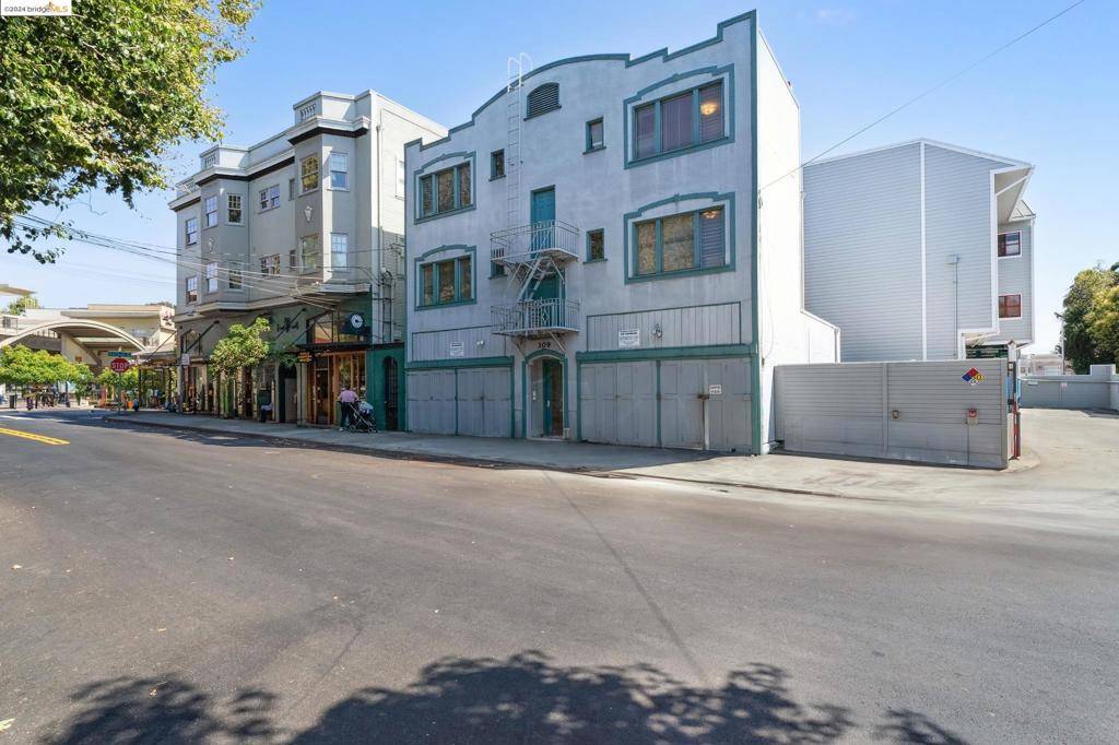 Oakland, CA 94618,309 63Rd St