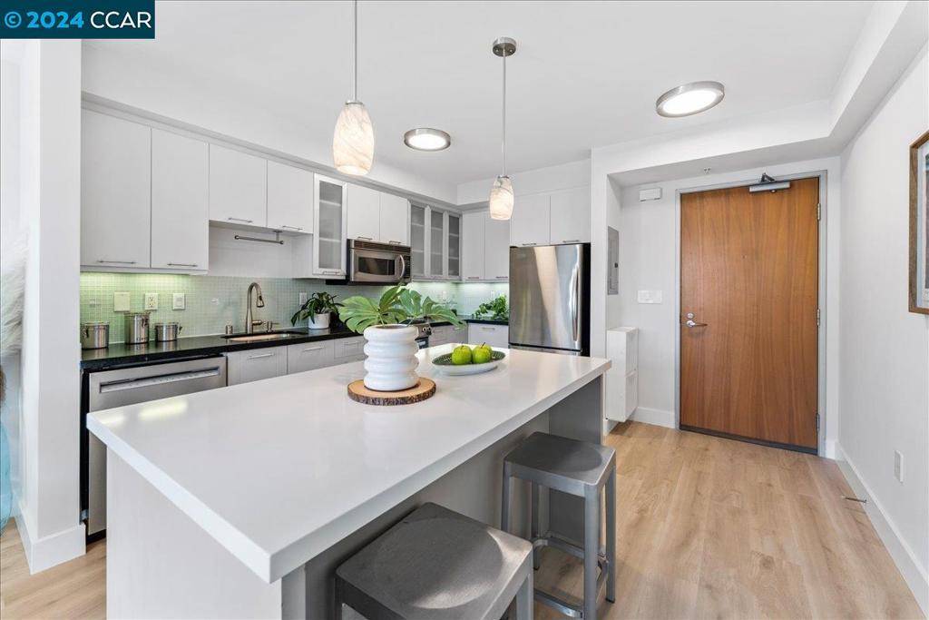 San Francisco, CA 94107,177 Townsend St #635