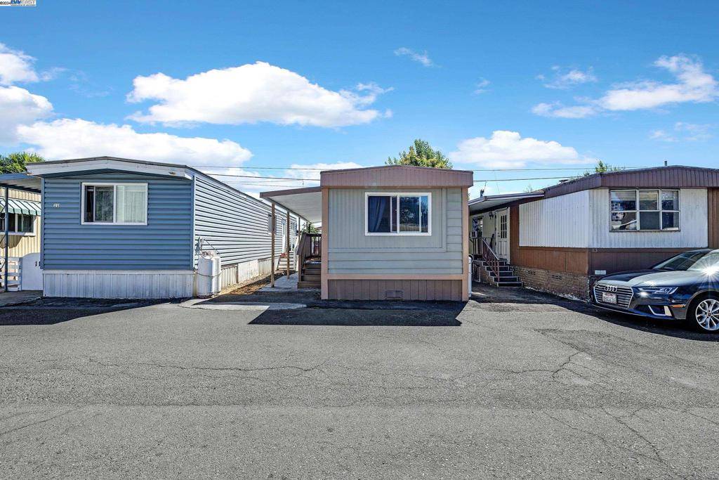 San Leandro, CA 94577,2399 E 14th St