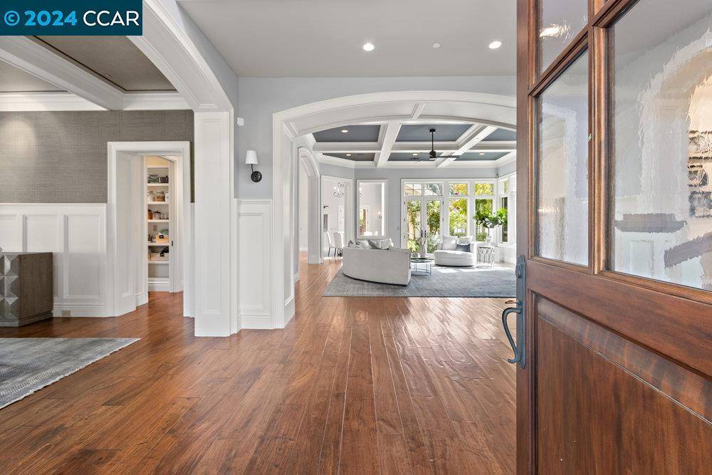 Moraga, CA 94556-2832,8 Julianna Court