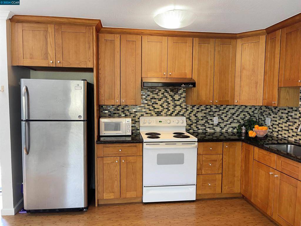 Oakland, CA 94610,455 Crescent Street #315