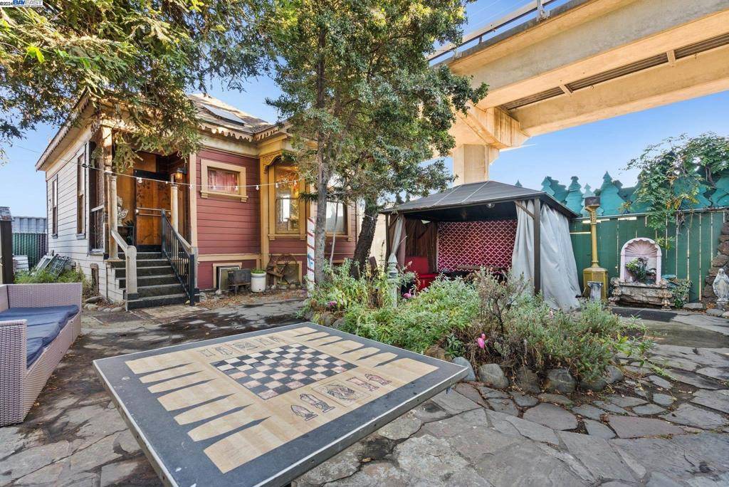 Oakland, CA 94607,721 5Th St