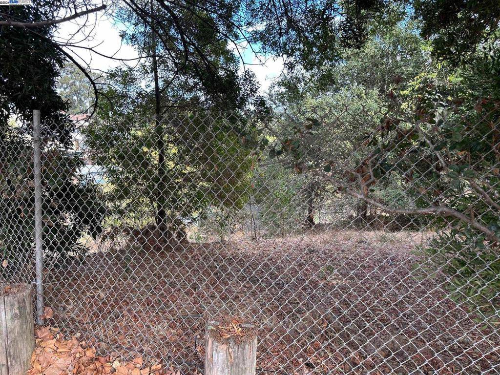 El Sobrante, CA 94803-1623,677 Renfrew Road