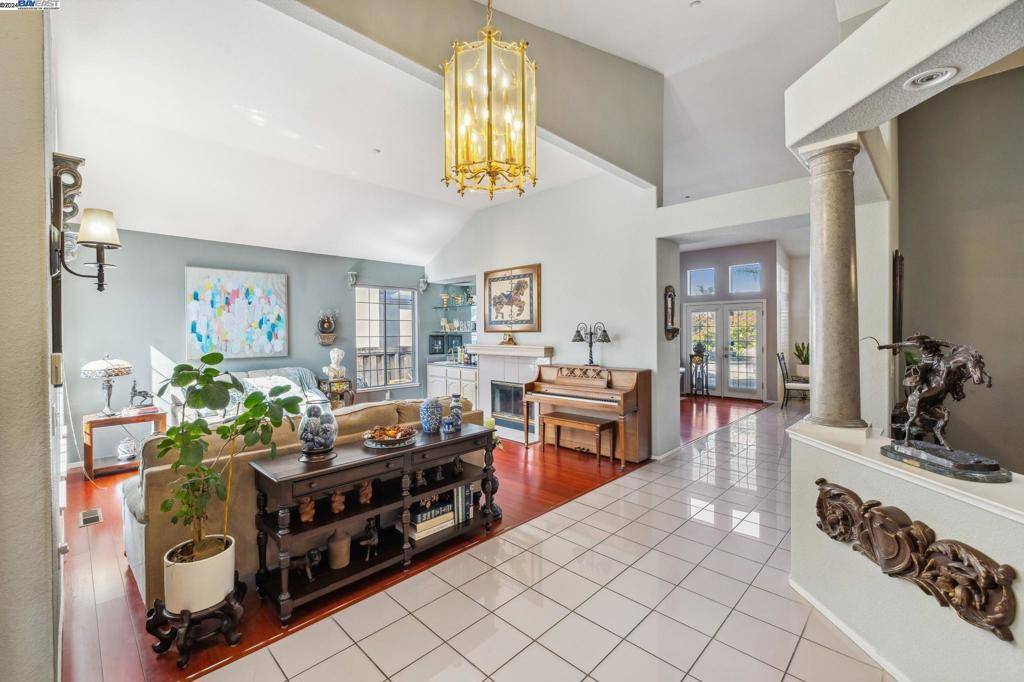Hayward, CA 94542,28770 Barn Rock Dr